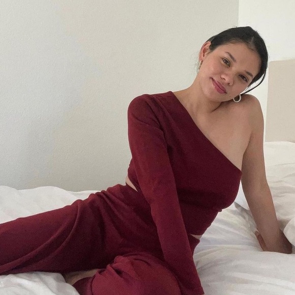 🛑CLEARANCE🛑Revolve/Callahan Lora Long Sleeve Top in Bloodstone (Wine Red) NEW! - Picture 6 of 9